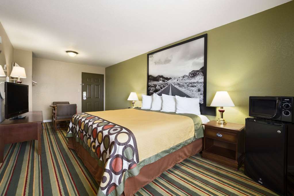 Super 8 by Wyndham Childress - photo 9