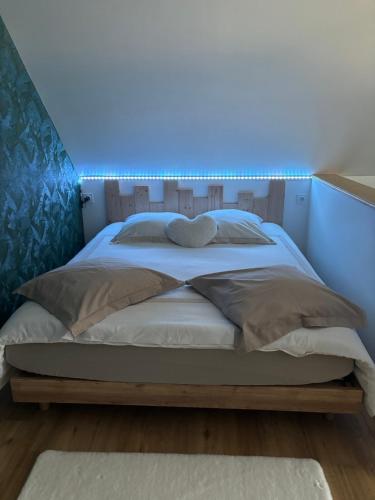 Le 911 - carbon neutral hotel in Unknown City