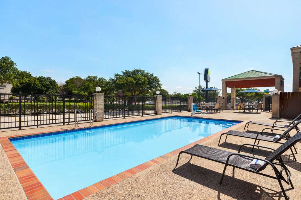 Days Inn by Wyndham San Antonio Near Fiesta Park - photo 10