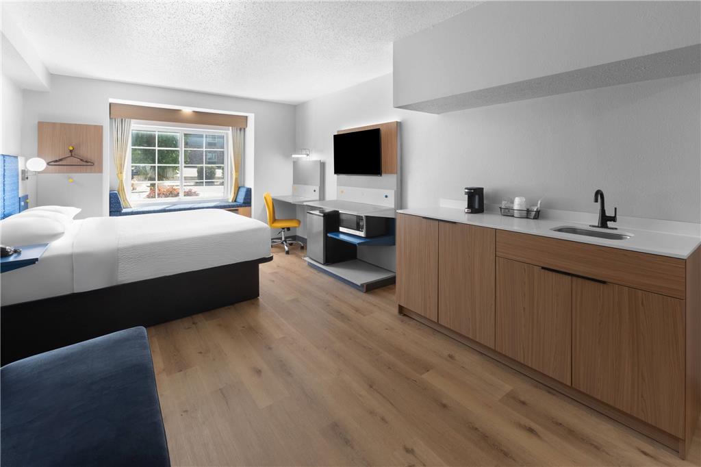 Microtel Inn & Suites by Wyndham Sioux Falls - photo 20