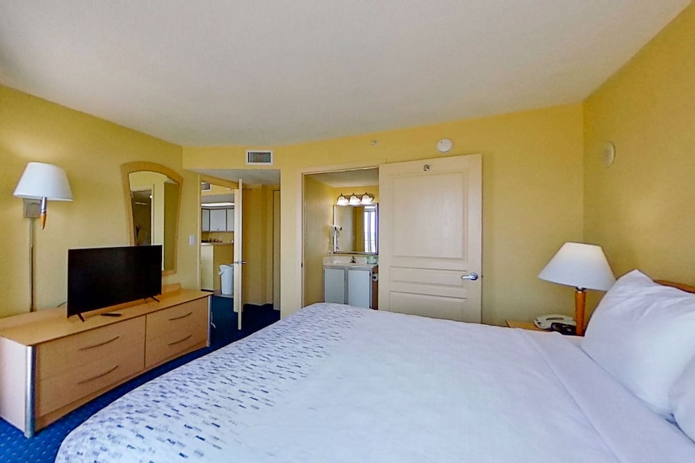 Bay Watch Resort & Conference Center - photo 11