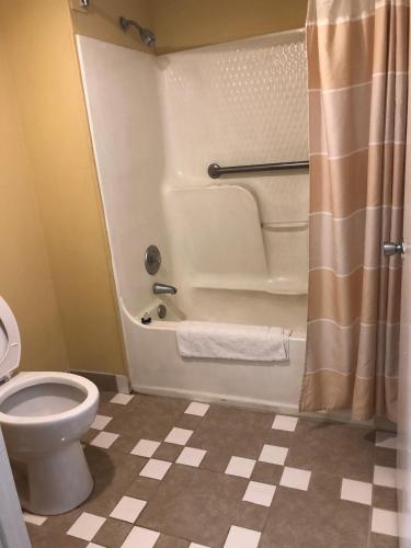 America's Best Inn - photo 2