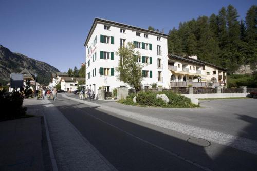 Ferienwohnungen Seraina — 4-Star Luxury Hotel in St. Moritz, Switzerland