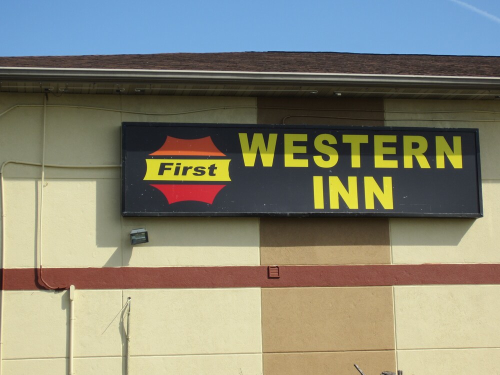 First Western Inn - photo 41
