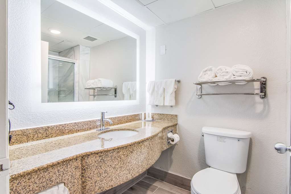 Clarion Pointe South Boston Danville East - photo 9
