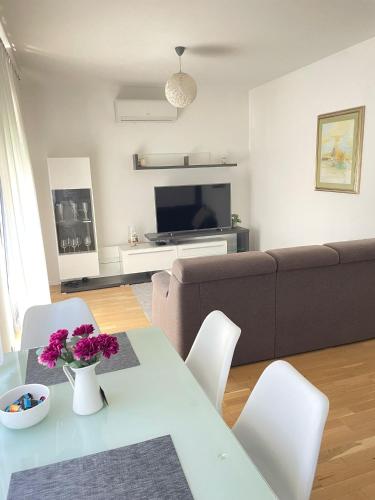 Lucky Place Apartment Žumberačka with Free Private Parking — 4-Star Luxury Hotel in Zagreb, Croatia