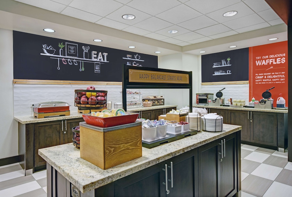 Hampton Inn & Suites Robbinsville - photo 40