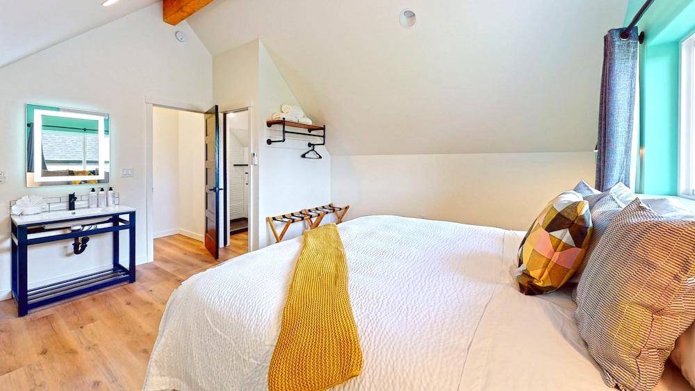 The Commons Urban Coastal Lodging - photo 6