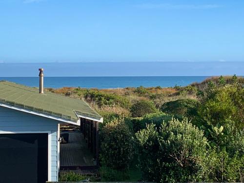 Sand Dunes Retreat in Otaki, New Zealand