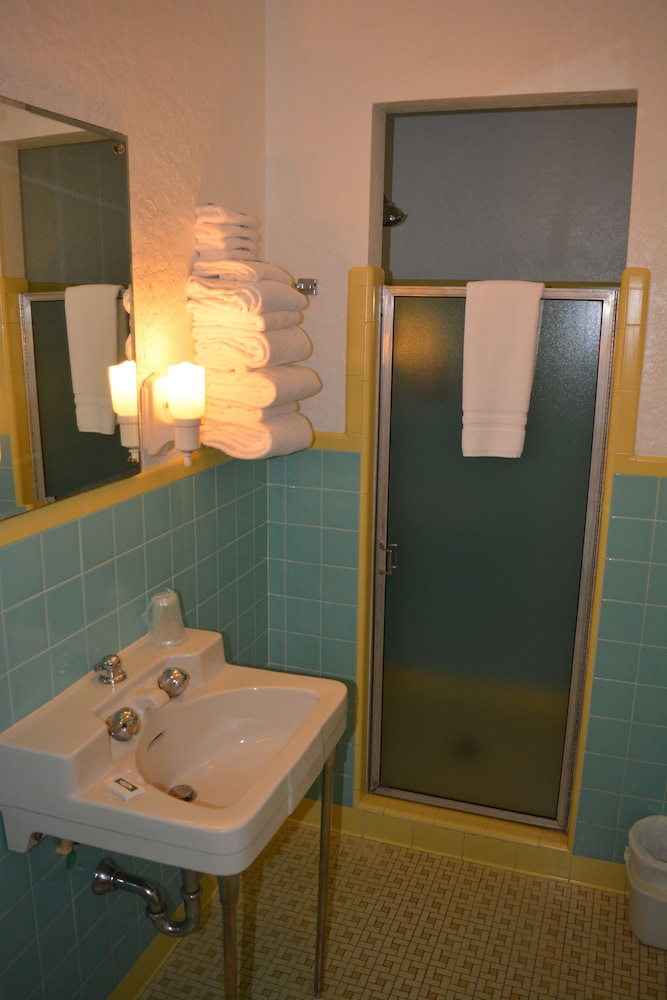 The Evergreen Inn Motel and RV Park - photo 18