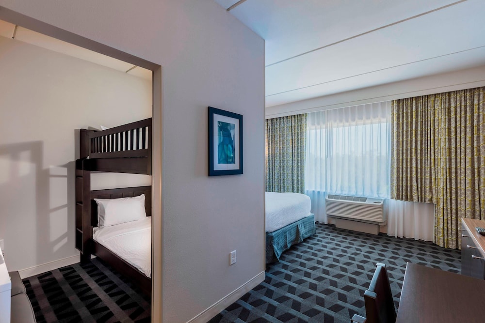TownePlace Suites by Marriott Orlando at SeaWorld - photo 11
