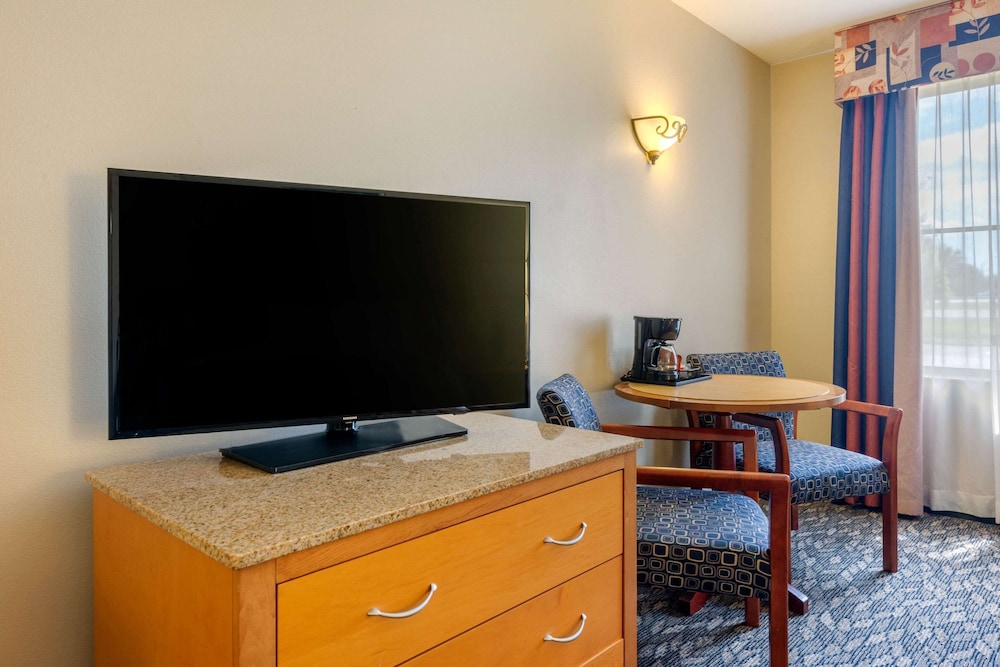 Clarion Inn Ormond Beach at Destination Daytona - photo 22