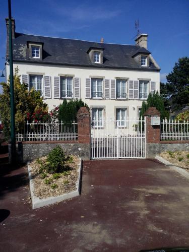 L Auberge Du Parachutiste — Sainte Mere Eglise