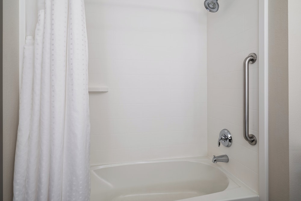 Holiday Inn Express Sheboygan Kohler by IHG - photo 39