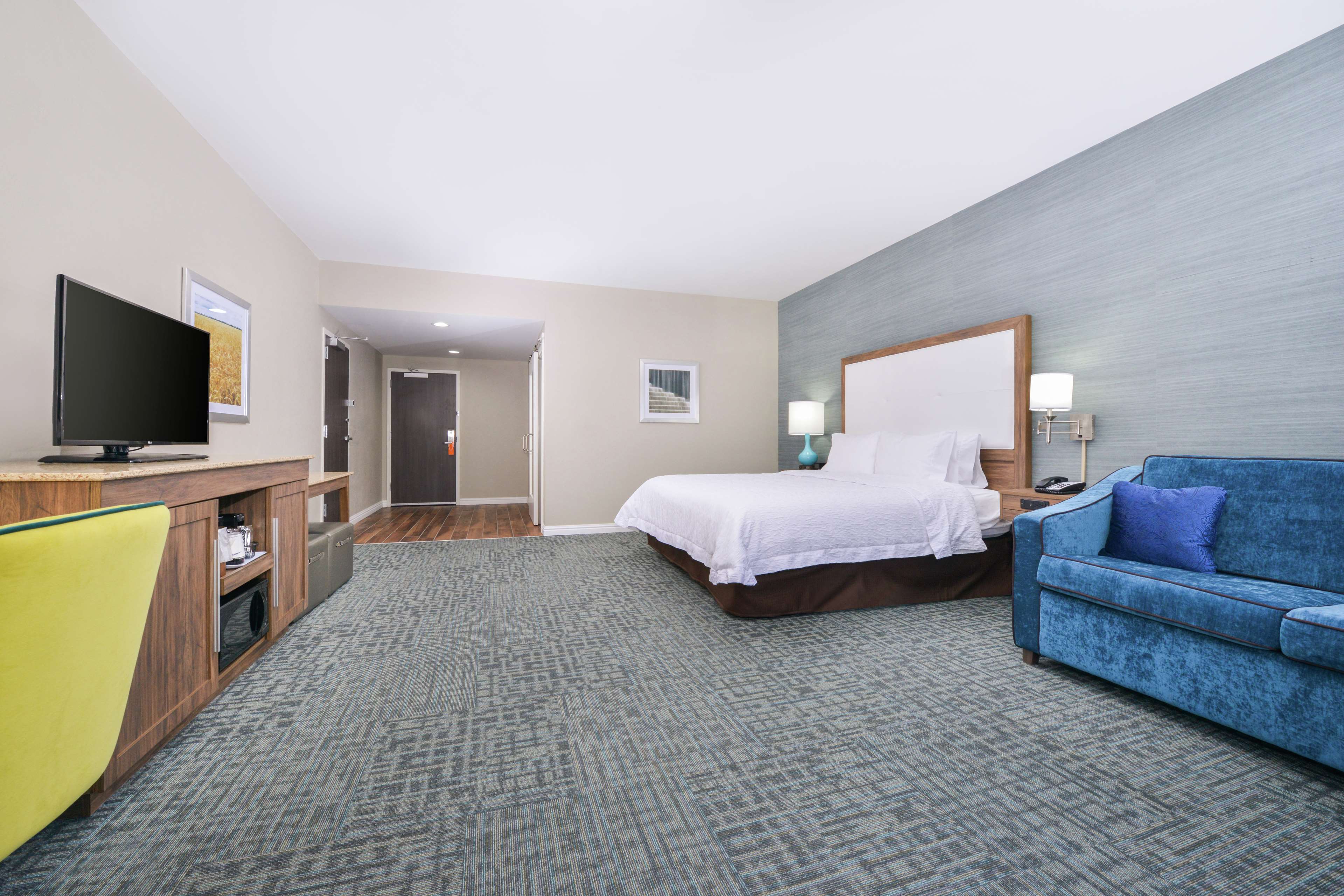 Hampton Inn Emporia - photo 27
