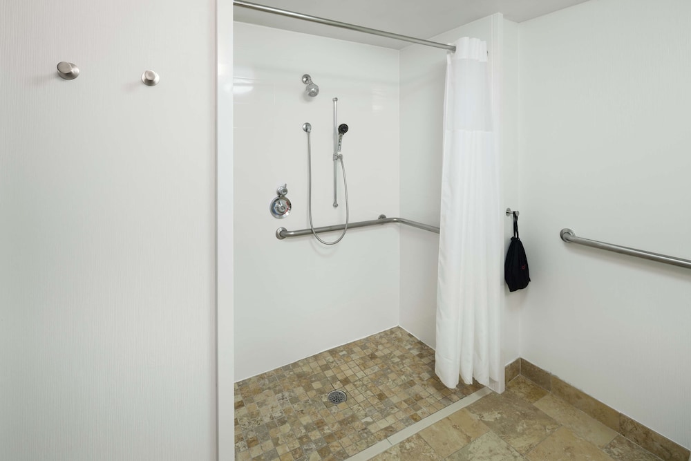 Hampton Inn Austin Round Rock - photo 23