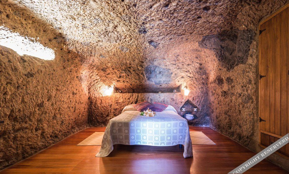 Casa Cueva Las Margaritas By Artenatur — 4-Star Luxury Hotel in Artenara, Spain