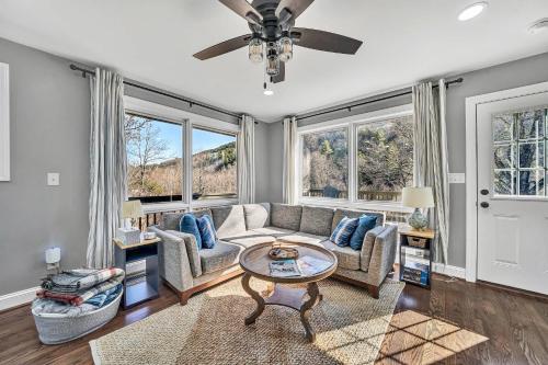 Peaceful 3BR Escape With National Forest Access — 4-Star Luxury Hotel in Fincastle, United States