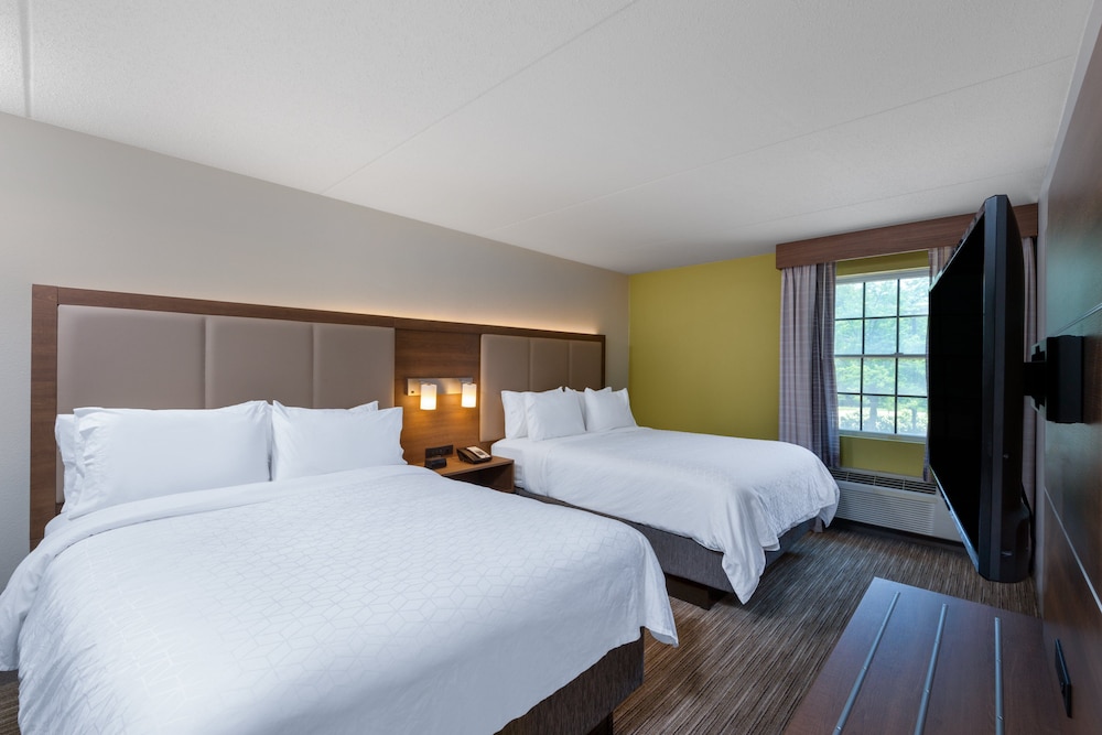 Holiday Inn Express State College at Williamsburg Square by IHG - photo 14