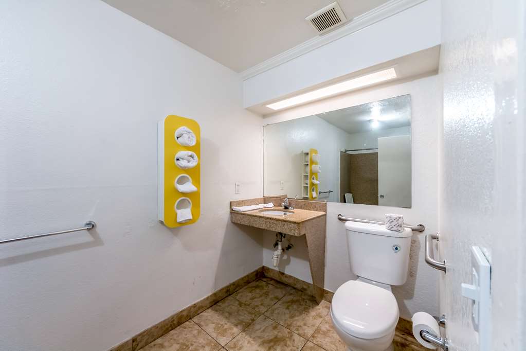 Motel 6 San Antonio Tx Frost Bank Center - photo 22