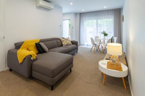 City Center Sanctuary 2BR with Carpark — 4-Star Luxury Hotel in Christchurch, New Zealand