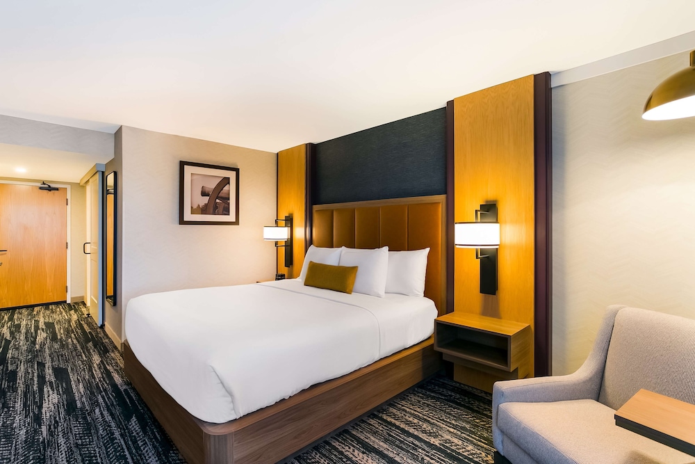 Best Western Premier The Central Hotel & Conference Center - photo 11