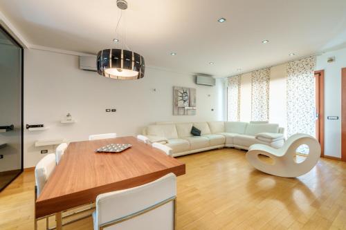 Casa Vacanza a due passi dal mare — 4-Star Luxury Hotel in Golfo Aranci, Italy