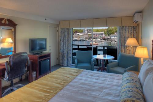 Brown's Wharf Inn - photo 6