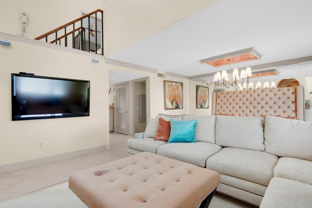 Shoreline Towers Townhouse 4 1 - photo 12