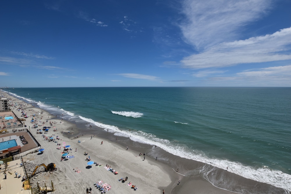 1001 Waters Edge Resort 3 Bedroom Condo by RedAwning - photo 32
