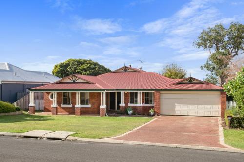 Seachange - carbon neutral hotel in Dunsborough