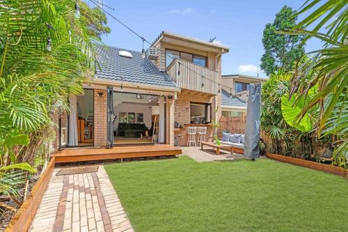 Coastal Comfort in Burleigh Heads Parking and WIFI in Gold Coast, Australia