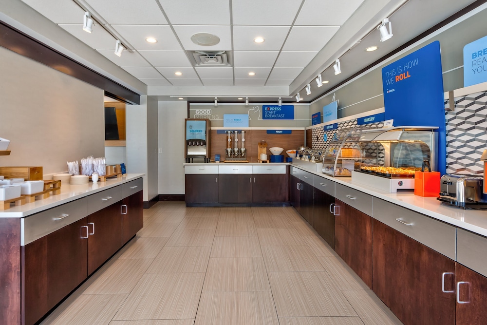 Holiday Inn Express Chillicothe East by IHG - photo 34