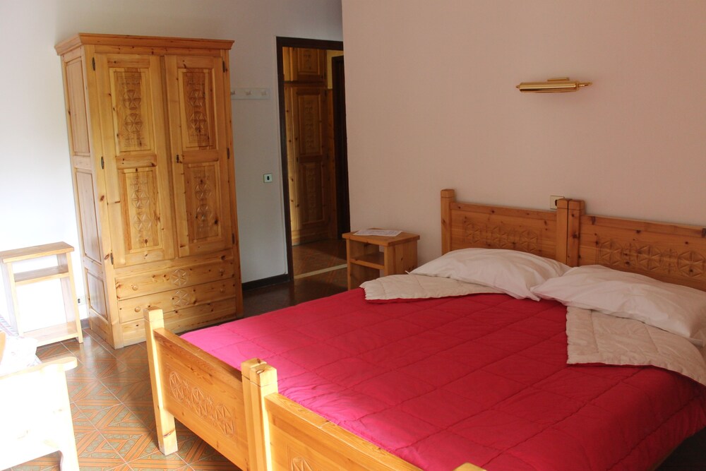 Hotel Ristopub Villa Alba — hotel in Cesana Torinese