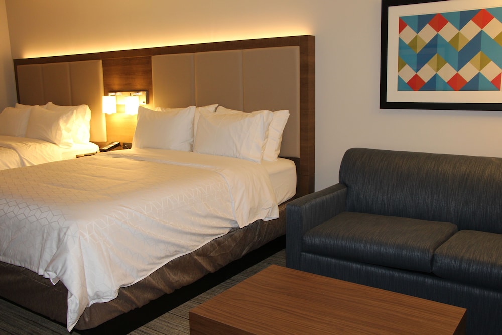 Holiday Inn Express & Suites Phoenix Airport North by IHG - photo 47