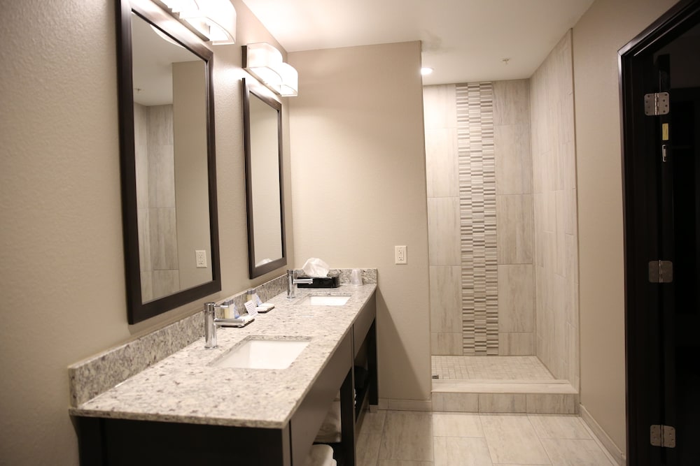 Berlin Encore Hotel & Suites - photo 23