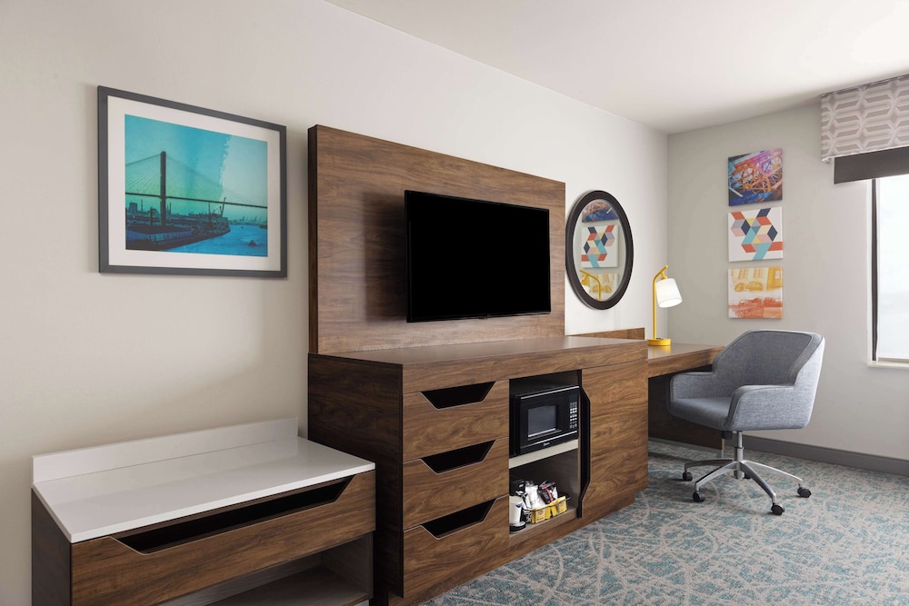 Hampton Inn & Suites Savannah Airport - photo 8