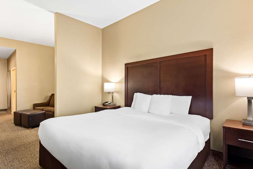 Comfort Suites Gulfport Central - photo 12