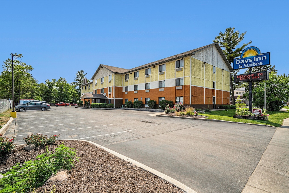 Days Inn & Suites by Wyndham Traverse City - featured photo