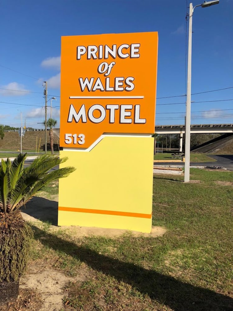 Prince of Wales Motel - photo 17