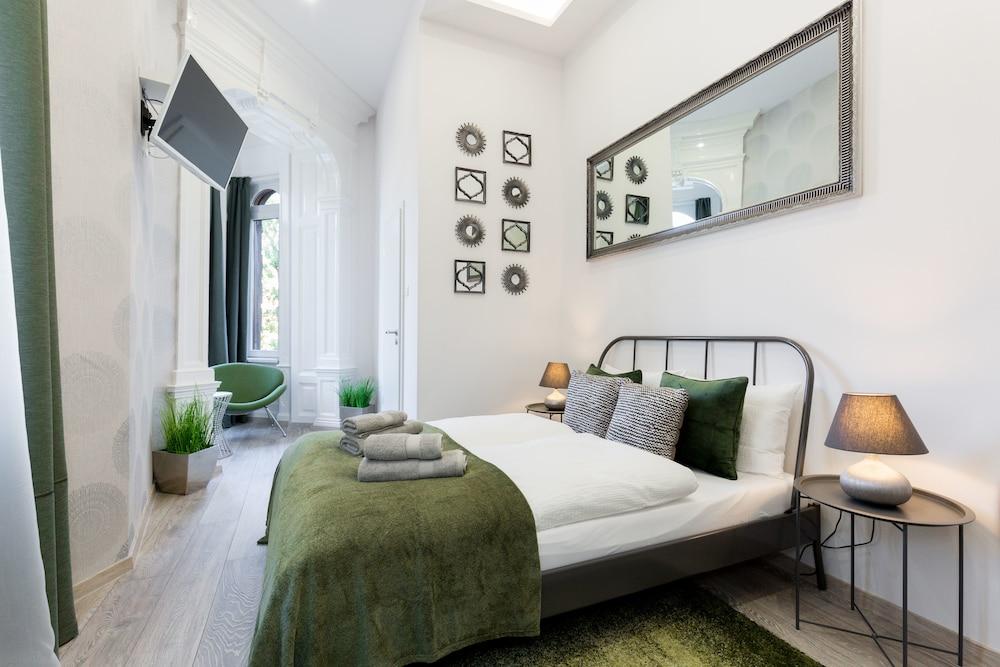 Sb Panzió - carbon neutral hotel in Budapest