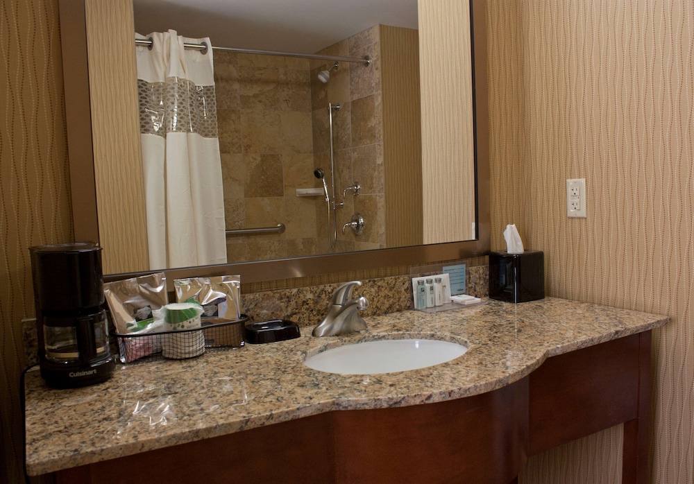 Hampton Inn Burlington - photo 11