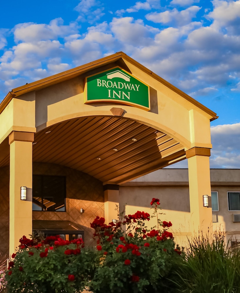 Broadway Inn Conference Center - photo 61