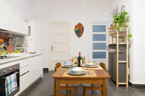 Central Coa Apartment — 4-Star Luxury Hotel in Palermo, Italy