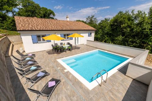 Villa Aurora — 4-Star Luxury Hotel in None, Croatia