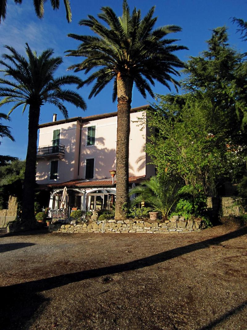 Hotel Ristorante Il Caminetto — Diano Marina