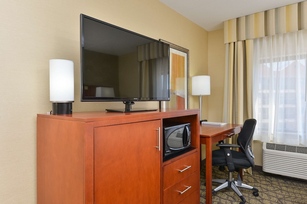 Hampton Inn Detroit Auburn Hills South - photo 9