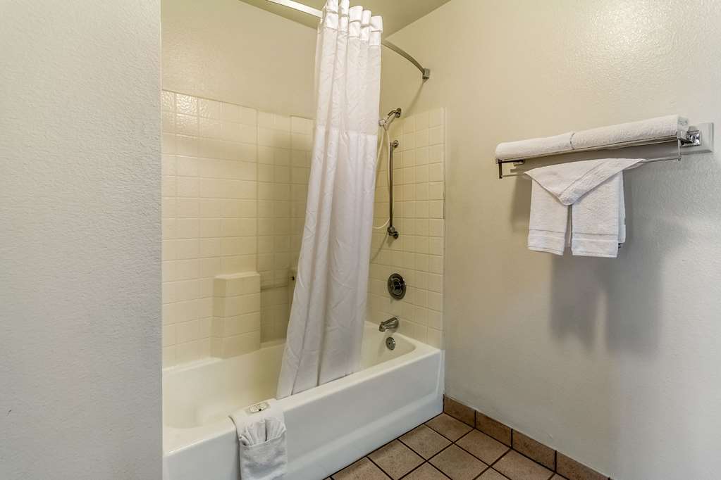 Quality Inn Fresno Near University - photo 11