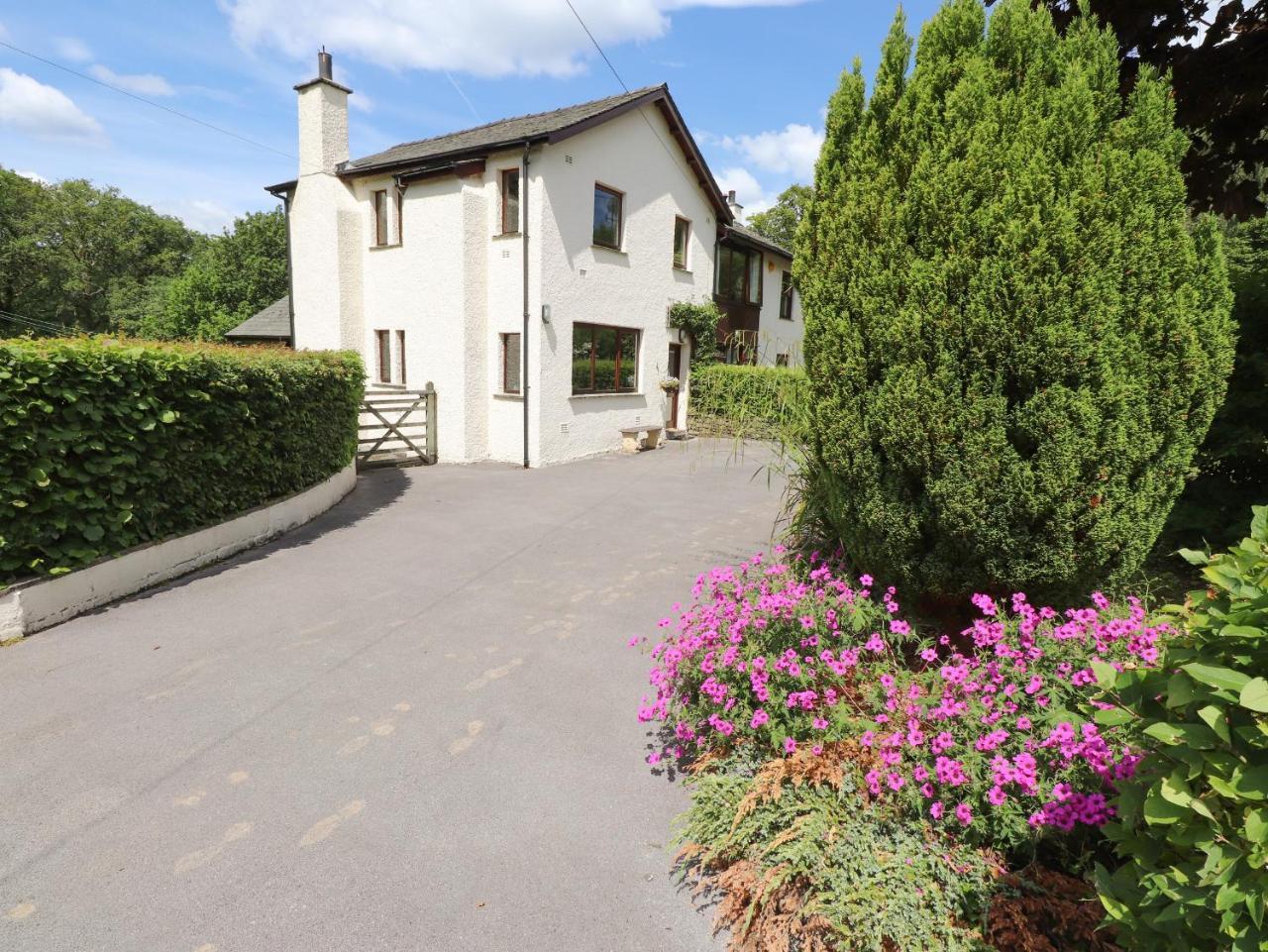 Greenbank Cottage — 4-Star Luxury Hotel in Kendal, United Kingdom