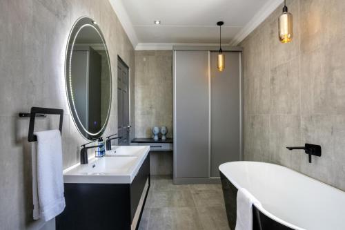 Woman Era Guesthouse — 4-Star Luxury Hotel in Midrand, South Africa